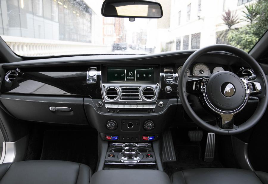 Торпедо Rolls-Royce Wraith by ONYX Concept 2019 года  (фото 33 из 36)